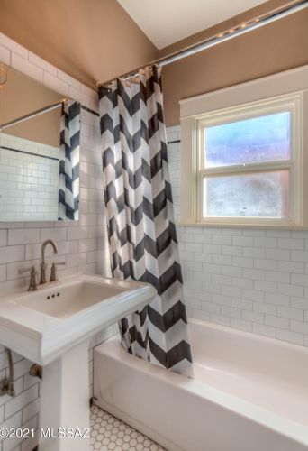 2716 6 St, Tucson AZ 85716-4862 exterior