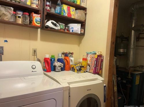 95 Covington Dr, Milford CT 06461-1804 exterior