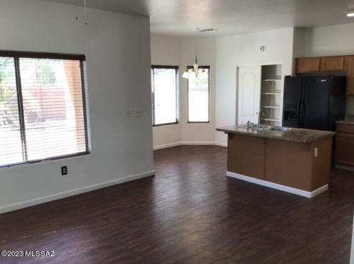 7916 Baja Stone Ave, Tucson AZ  85756-8477 exterior