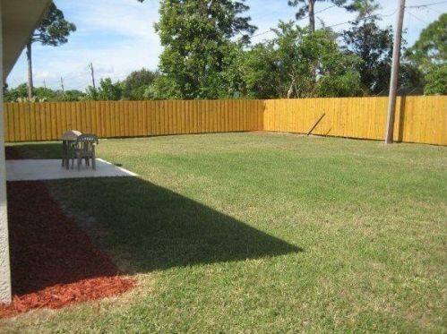 373 Surfside Ave, Fort Pierce FL  34983-1261 exterior