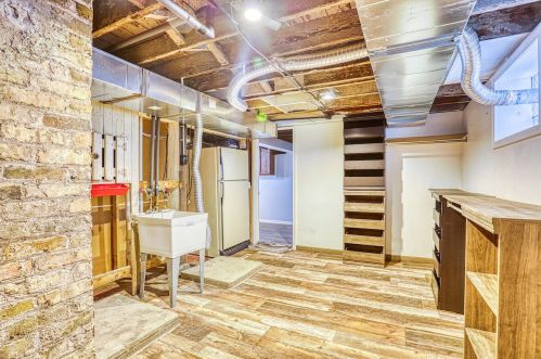 2960 11 St, Milwaukee WI 53215-3814 exterior