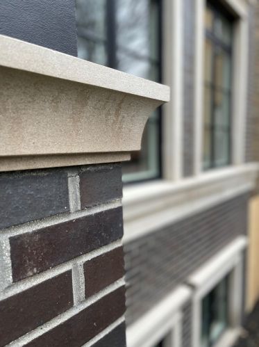 3854 Claremont Ave, Chicago IL 60618-3820 exterior