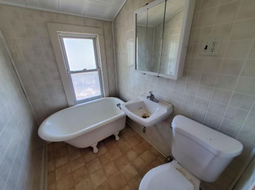 4906 37th St, Milwaukee WI  53221-2529 exterior