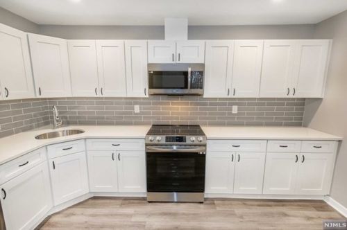 5 London Ct, Teaneck NJ 07666-6488 exterior