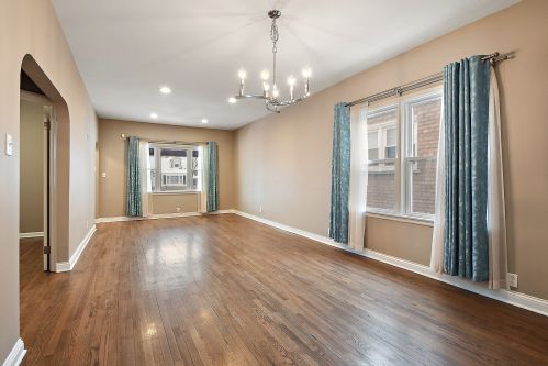 10730 Kedzie Ave, Chicago IL 60629-3532 exterior