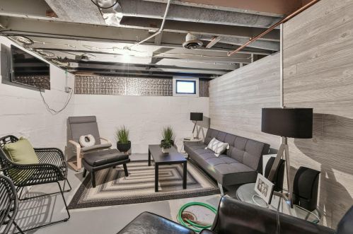 4135 1 Pl, Milwaukee WI 53207-4311 exterior