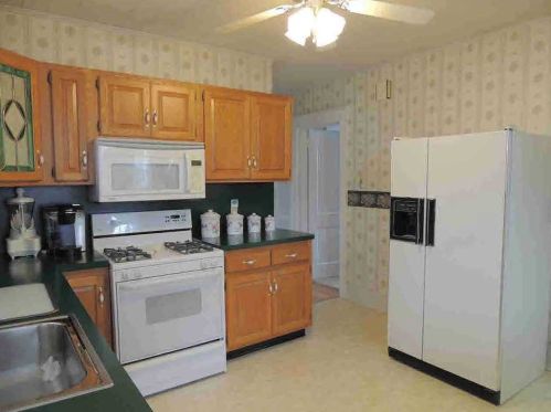 80 Worrall Ave, Poughkeepsie NY  12603-2334 exterior