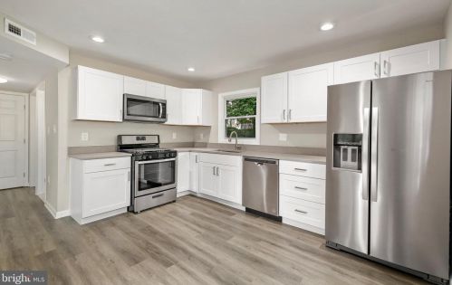 13210 Midway Ave, Rockville MD 20851-1813 exterior