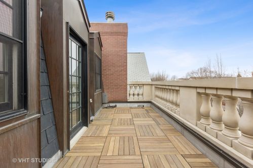 1325 Melrose St, Chicago IL 60618-5847 exterior