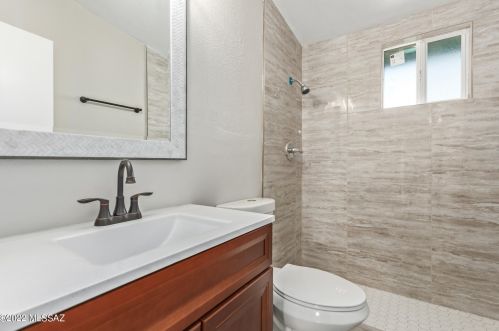 1931 Lester St, Tucson AZ 85745-1947 exterior