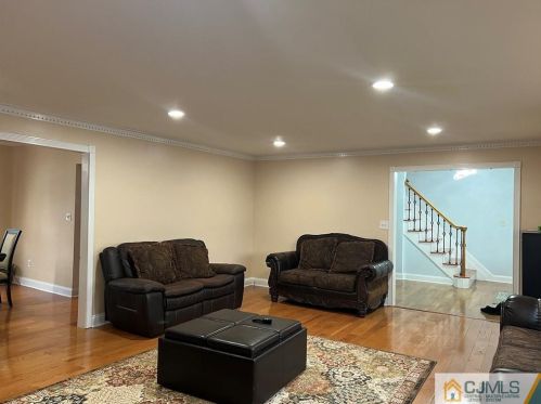 17 Marlin Ave, Edison NJ  08820-3242 exterior