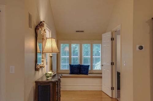 37 Chestnut St, North Andover MA  01845-5211 exterior