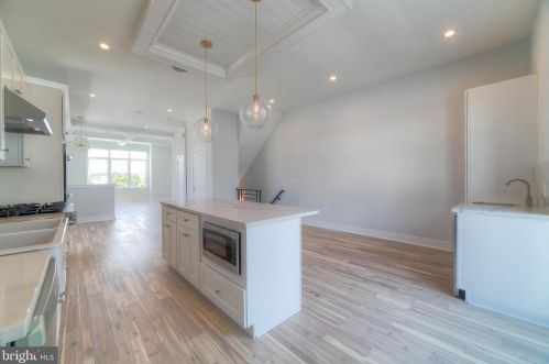 242 Fountain St, Philadelphia PA 19128-4508 exterior