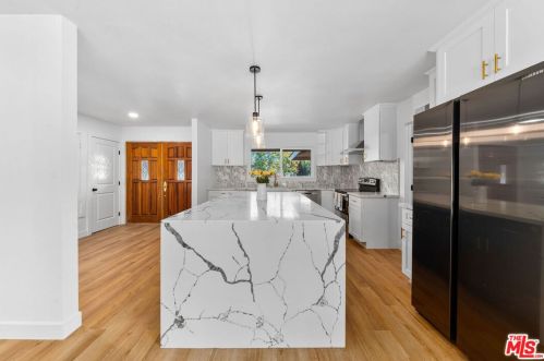 1837 Las Lanas Ln, Fullerton CA  92833-1814 exterior