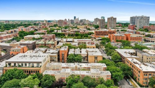 3910 Fremont St, Chicago IL  60613-3043 exterior