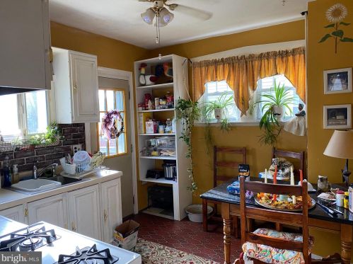 22 Ridgeway Ave, Camden NJ 08107-1534 exterior