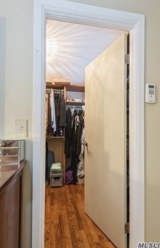 840 Fanwood Ave, Valley Stream NY 11581-3102 exterior