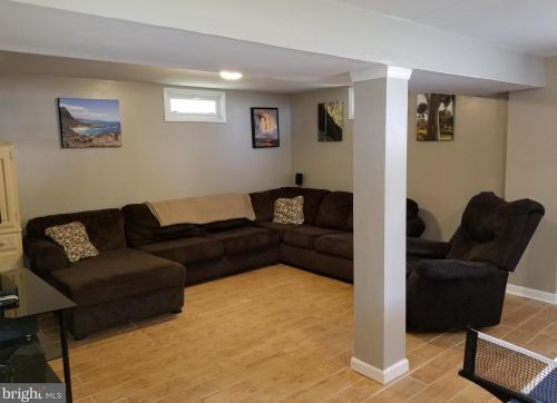 402 Wisconsin Trl, Browns Mills NJ 08015-5621 exterior