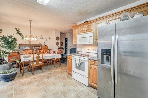 2999 Burton Cir, Gainesville GA 30507-7917 exterior