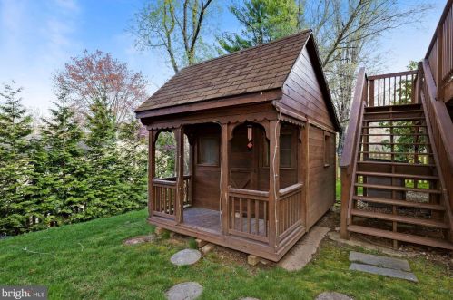 1539 Blue Meadow Rd, Rockville MD 20854-2622 exterior