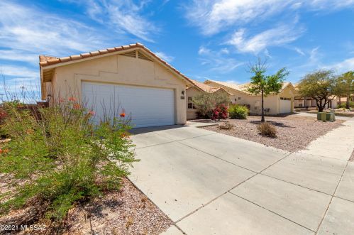 9621 Paseo Del Tornasol, Tucson, AZ 85747-5015