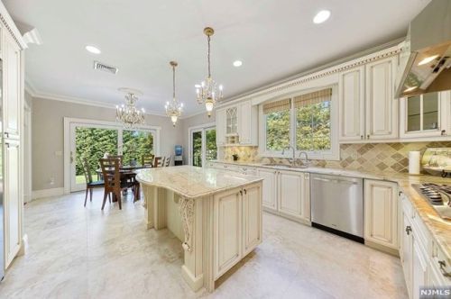 32 Lenox Ave, Demarest NJ 07627-2112 exterior