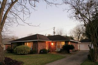 3507 Broadmead Dr, Houston TX  77025-3704 exterior