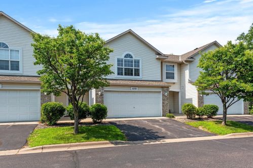 1072 Juniper Ct, Prior Lake, MN 55379-3499