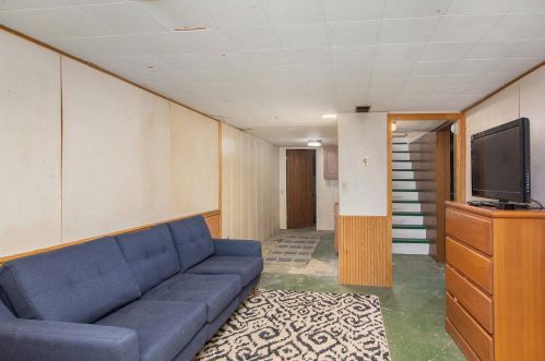 2171 Dangl Rd, Meskegon MI 49444-8748 exterior