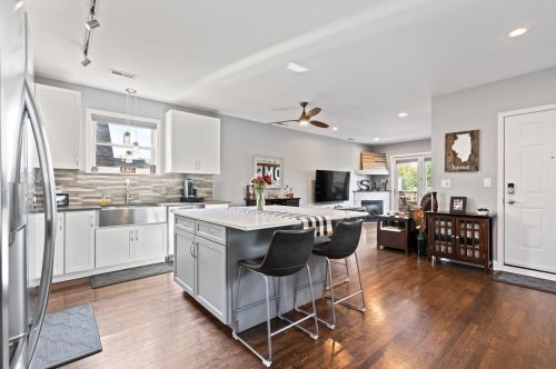 2256 Kimball Ave, Chicago, IL 60647-9249