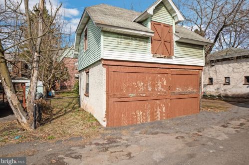 210 York St, Pottstown PA 19464-5252 exterior