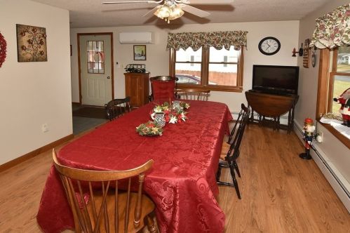 20 Nancy Dr, Enfield CT 06082-2632 exterior