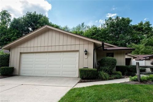 10952 Blodgett Creek Trl, Cleveland, OH 44149-3100