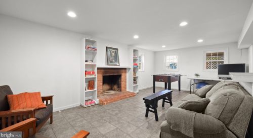 5610 Buckingham Palace Ct, Alexandria VA 22315-4120 exterior