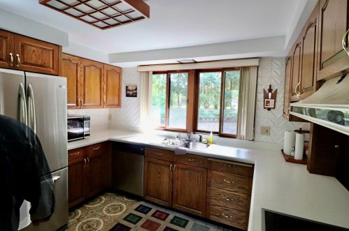 9235 Thrush Ln, Milwaukee WI 53217-1376 exterior