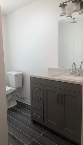 8422 Saginaw Ave, Chicago IL 60617-2028 exterior