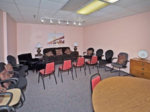 5715 Beacon St, Pittsburgh PA  15217-2028 exterior