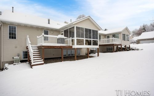 2036 Palmerton Ct, Grand Rapids MI 49505-7159 exterior