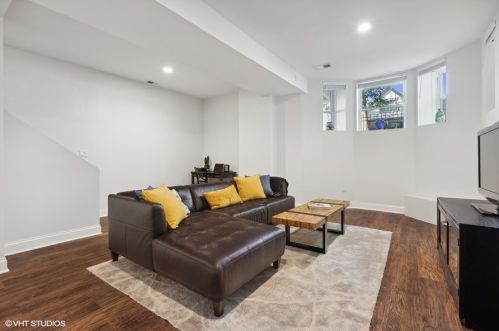 2425 Pensacola Ave, Chicago IL  60618-1607 exterior