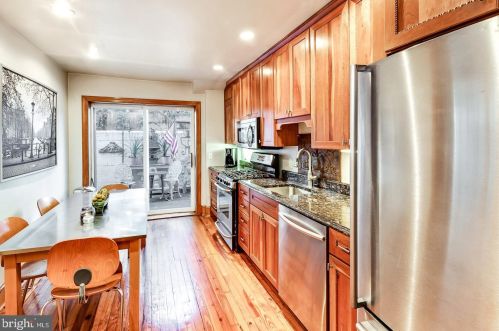 2039 Brandywine St, Philadelphia PA 19130-3204 exterior