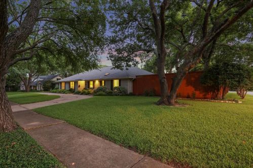 7308 Blairview Dr, Dallas TX  75230-5417 exterior