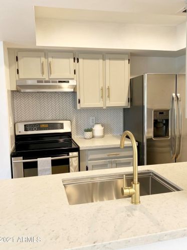 3004 46 St, Phoenix AZ 85008-2436 exterior