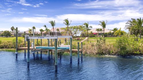 2718 Eagle Dr, Fort Pierce FL 34984-8913 exterior