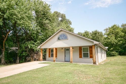 903 Hull St, Denison TX  75020-5119 exterior