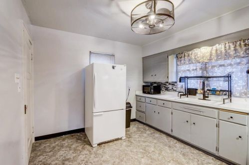 5946 40th St, Milwaukee WI  53209-3923 exterior