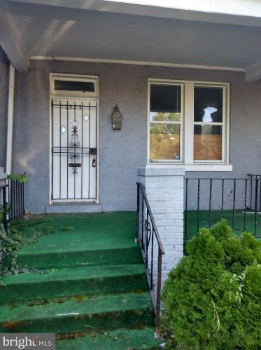 1323 Childress St, Washington, DC 20002-2515