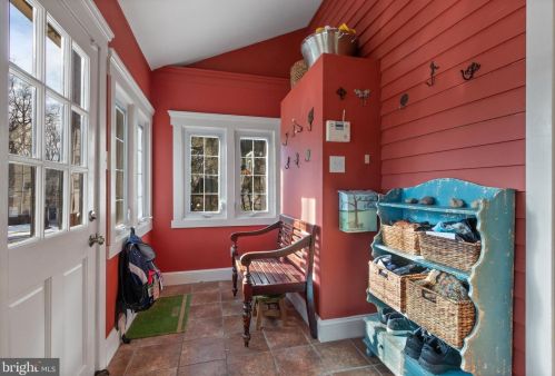 4 Morgan Ln, Media PA 19063-2224 exterior