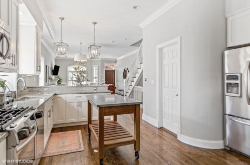 2501 Racine Ave, Chicago IL 60614-2113 exterior