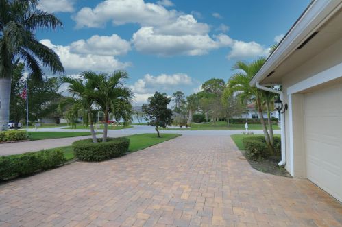 2660 Conifer Dr, Fort Pierce FL  34951-2940 exterior