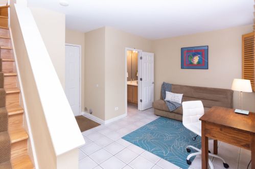 723 Blackhawk St, Chicago IL 60610-1170 exterior